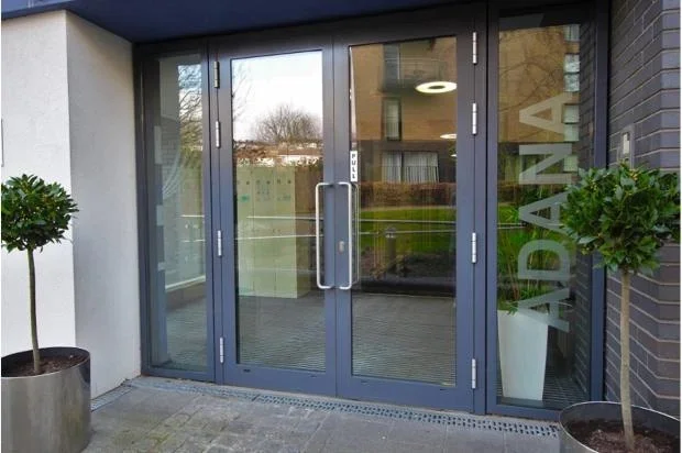 Flat Rossett Way in Greater London