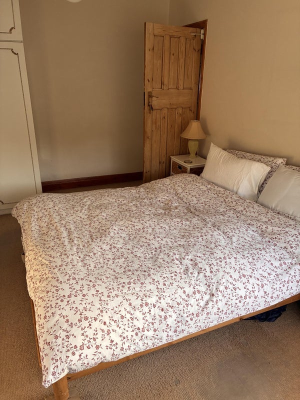 Room Court Way in Greater London