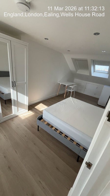 Room Wells House Road in Greater London