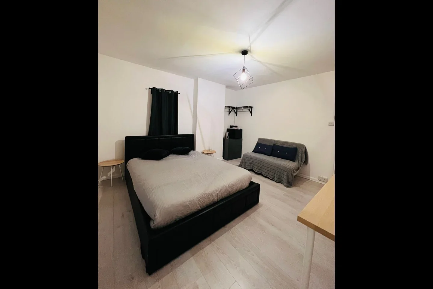 Room Mount Road in Greater London