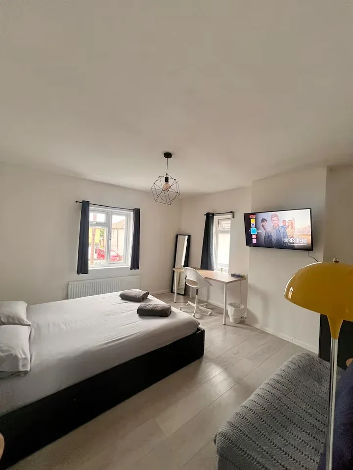 Room Mount Road in Greater London