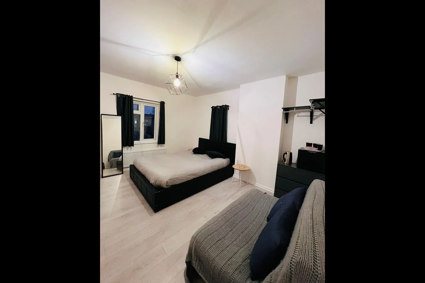 Room Mount Road in Greater London