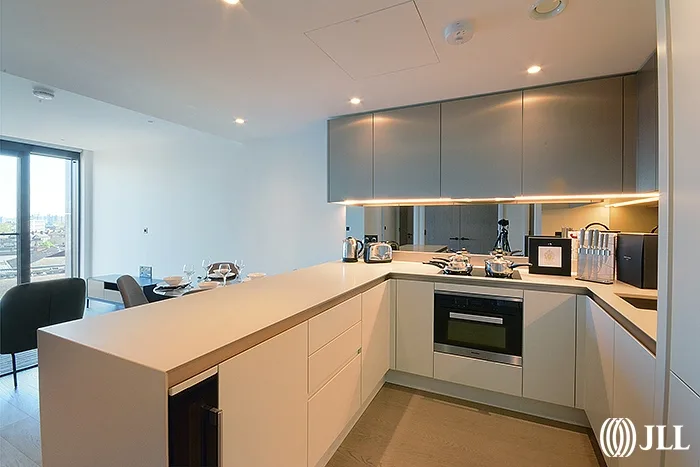 Flat Albert Embankment in Greater London