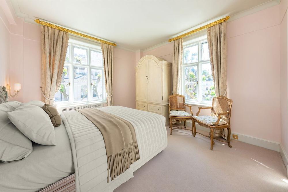 Flat Chesterfield Gardens in City of Westminster