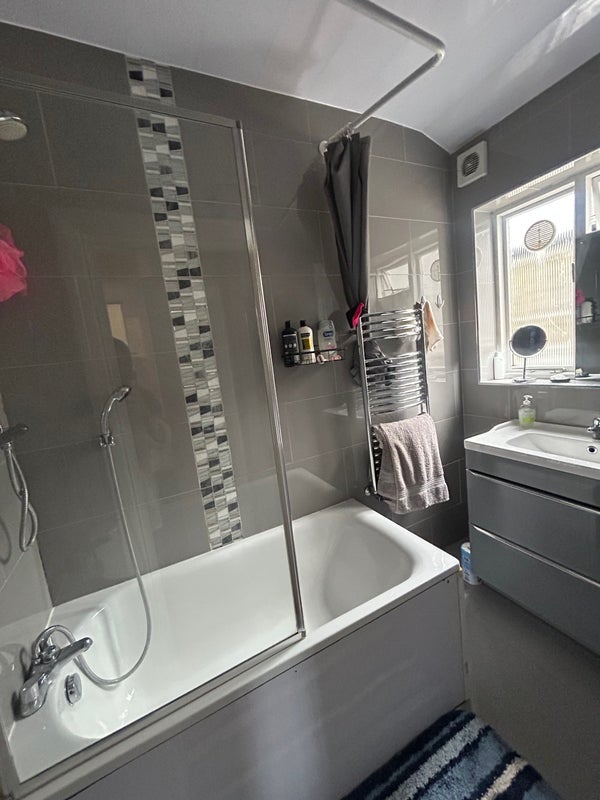 Room Yukon Road in Greater London