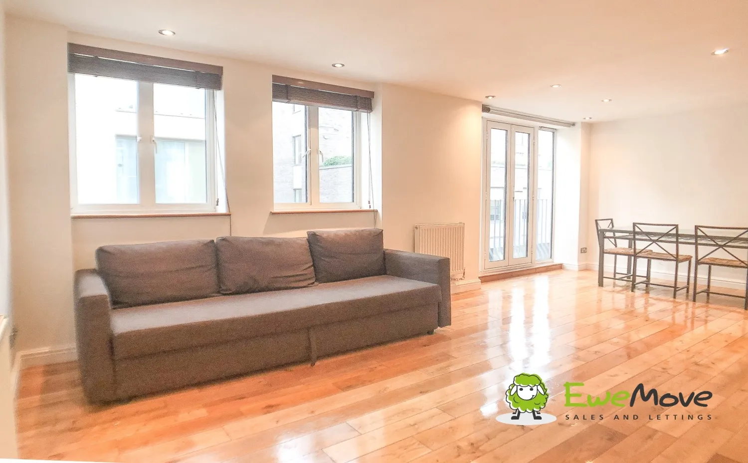 Flat Blackfriars Road in Greater London