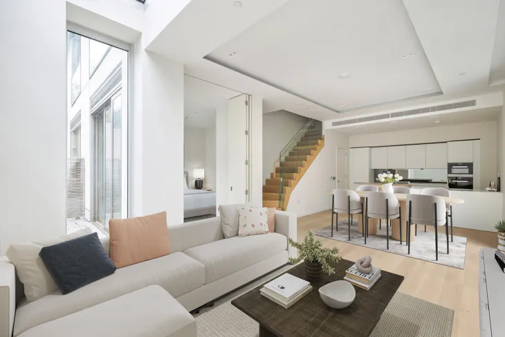 Flat Seagrave Road in Greater London