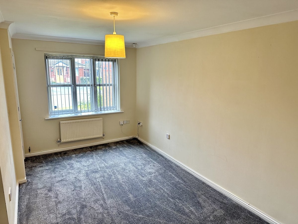 House Traynor Close in Middleton