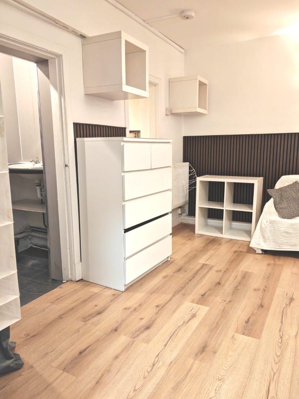 Flat Sauchiehall Street in Glasgow