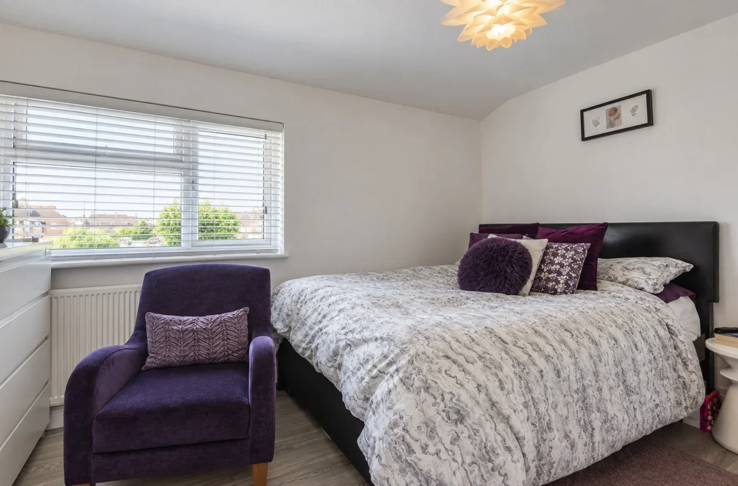 Room The Green in Burnham