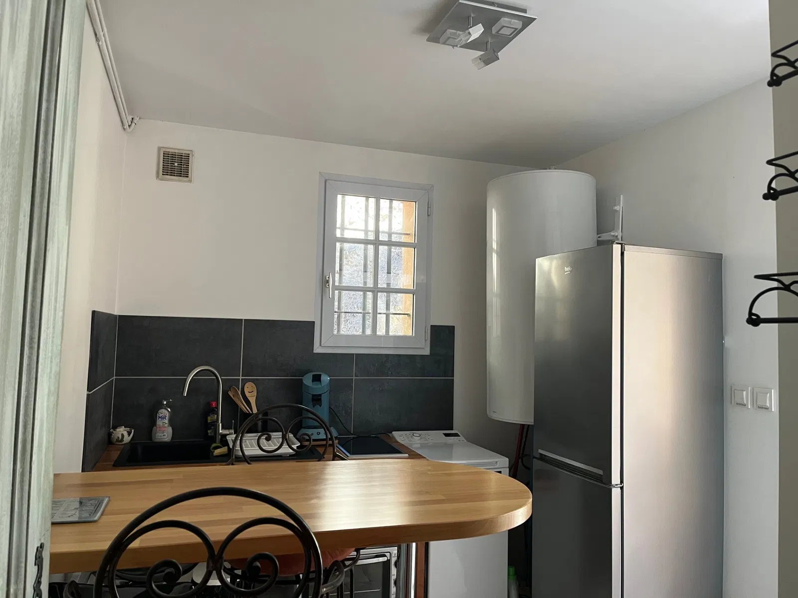 Flat Route de Vacqueyras in Beaumes-de-Venise
