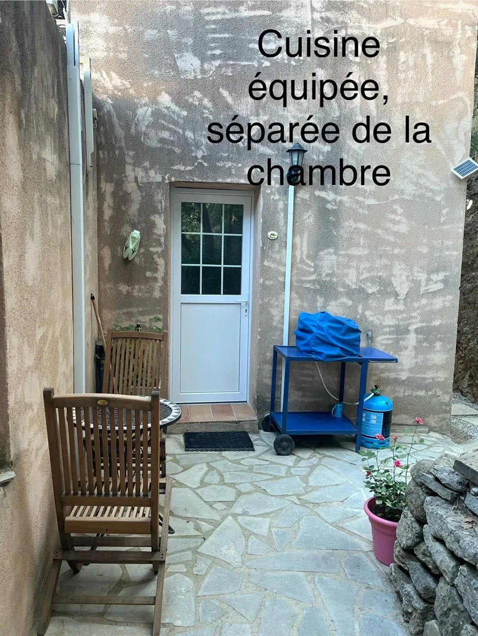 Flat Route de Vacqueyras in Beaumes-de-Venise