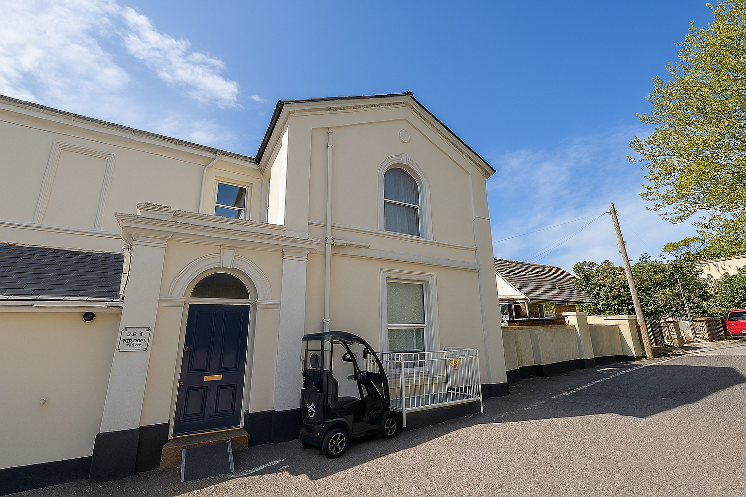 Flat Thurlow Road in Torquay