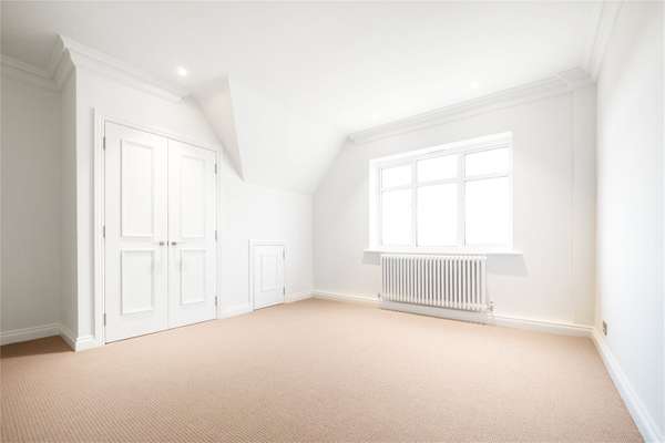 Flat Wyatt Drive in Greater London