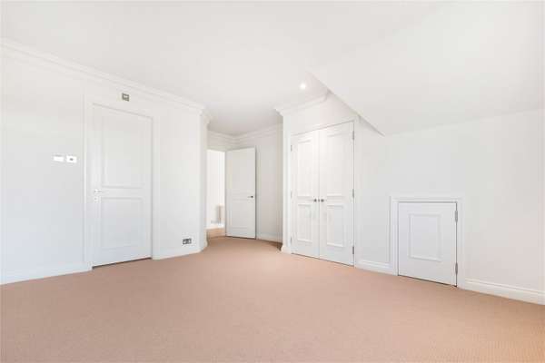 Flat Wyatt Drive in Greater London