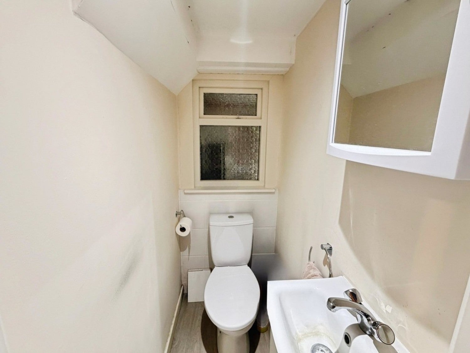 Flat Marlow Court in Crawley