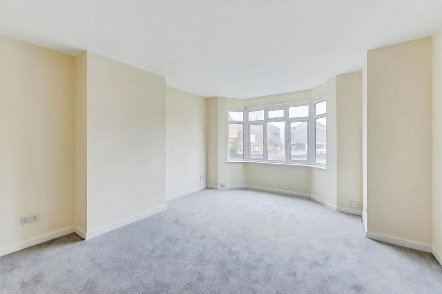 Flat Marlow Court in Crawley