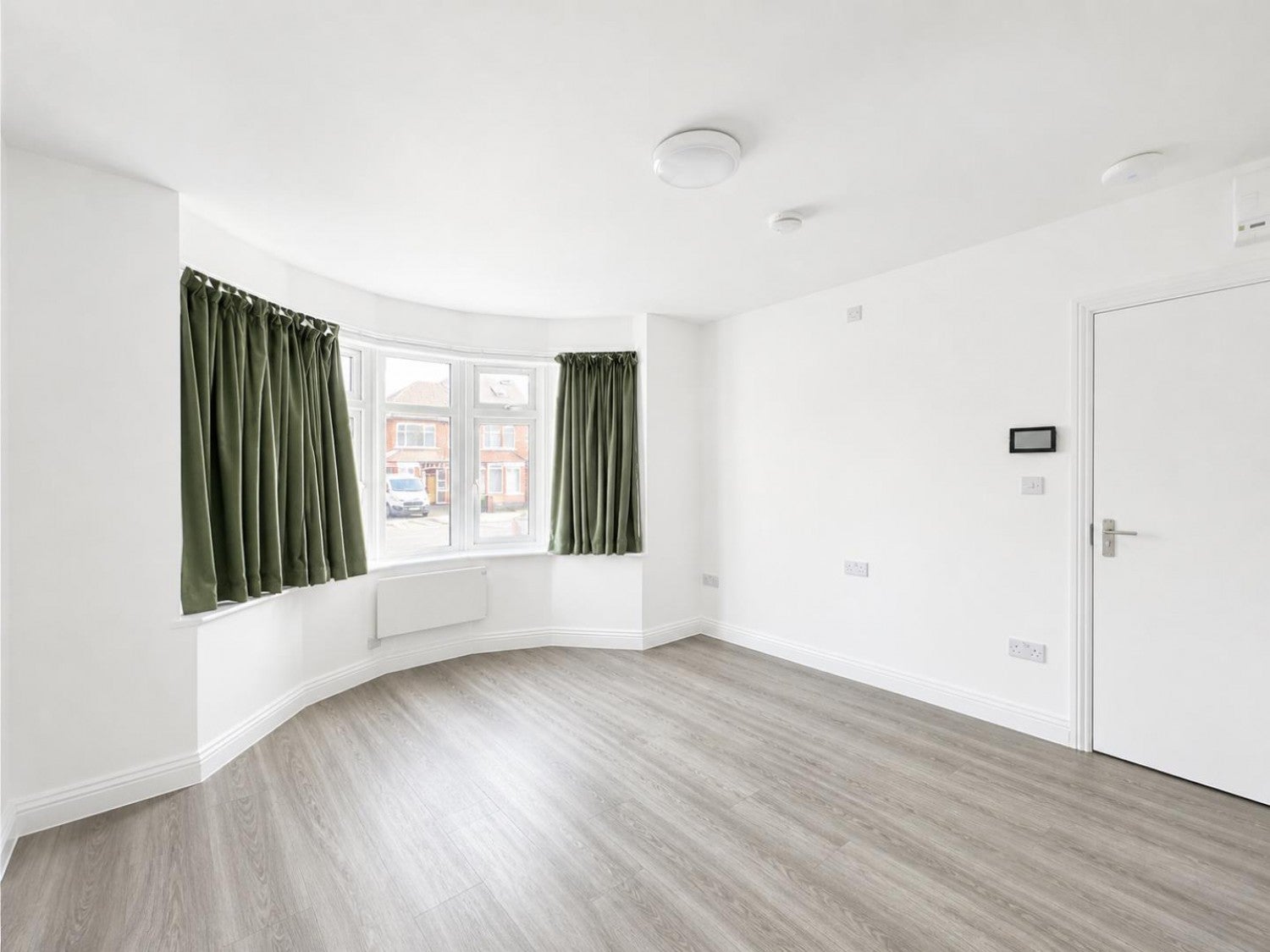 Flat Park Way in Greater London