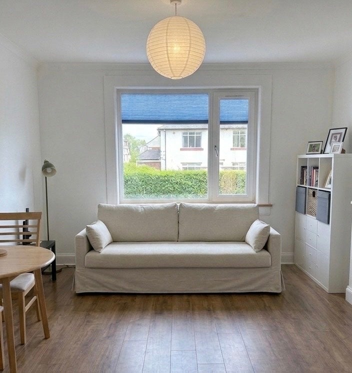 Flat Stenhouse Avenue in City of Edinburgh