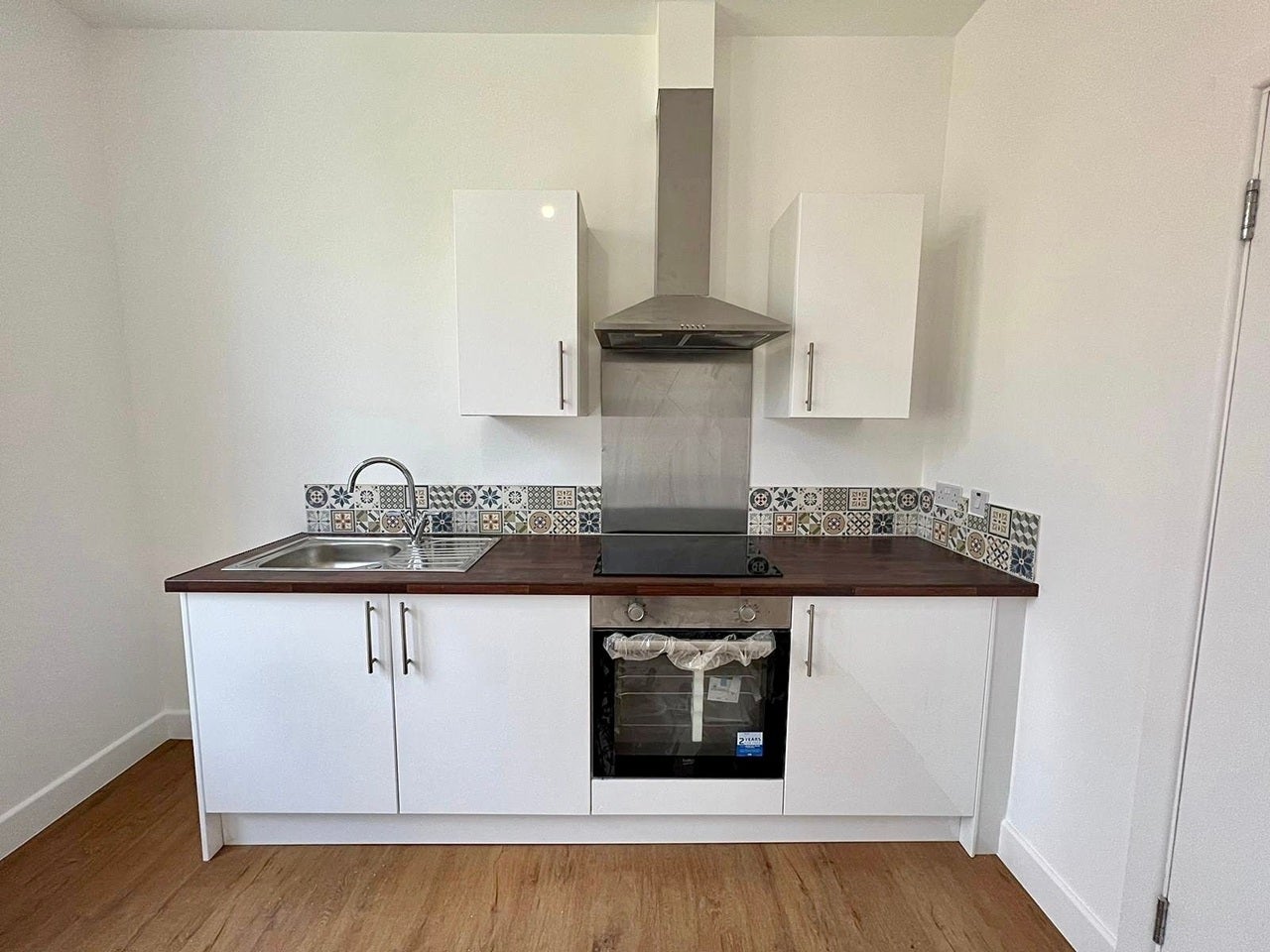 Flat Fairfax Road in Greater London