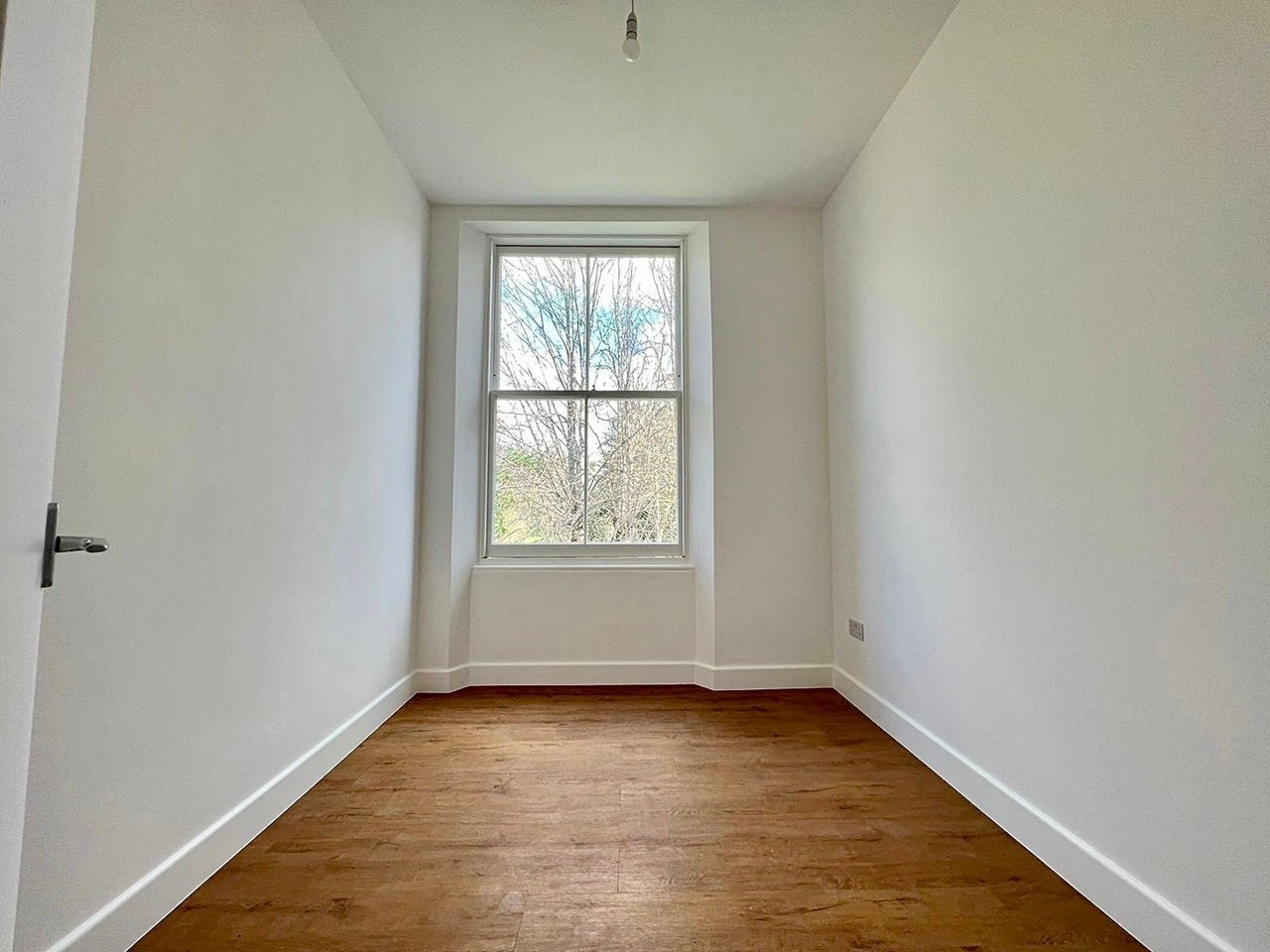Flat Fairfax Road in Greater London
