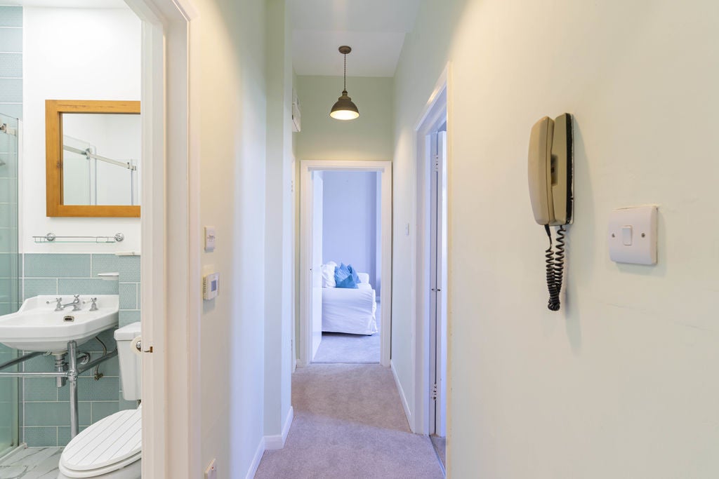 Flat Normanton Road in Greater London