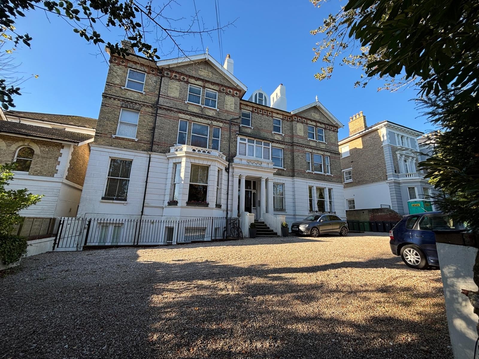 Flat Upper Maze Hill in St Leonards