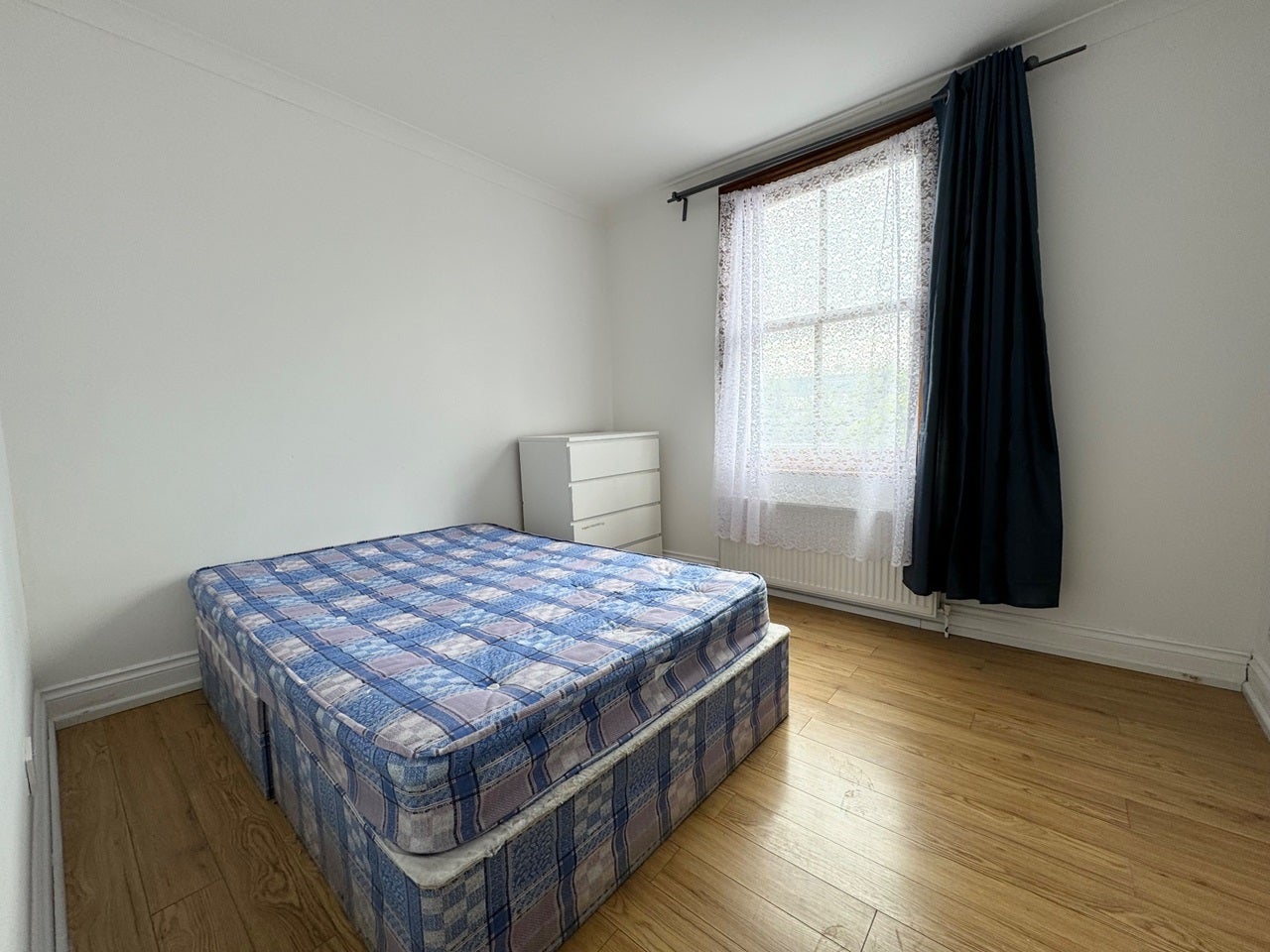 Flat Jackson Road in Greater London