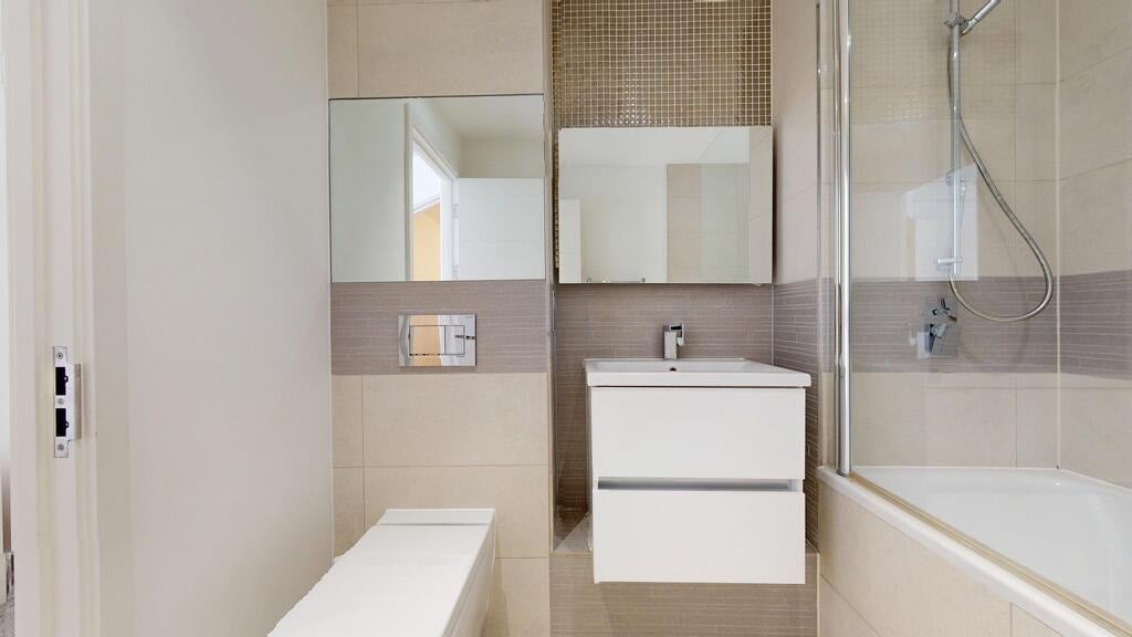 Flat Ashton Reach in Greater London