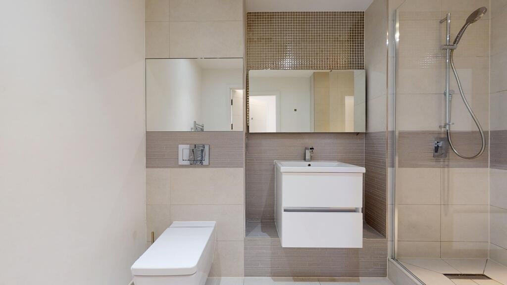 Flat Ashton Reach in Greater London