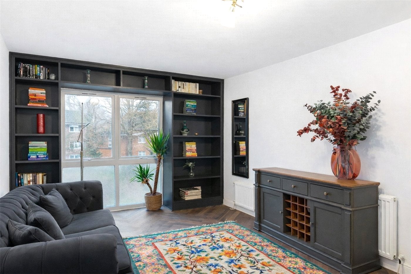 Flat Highfield Hill in Greater London