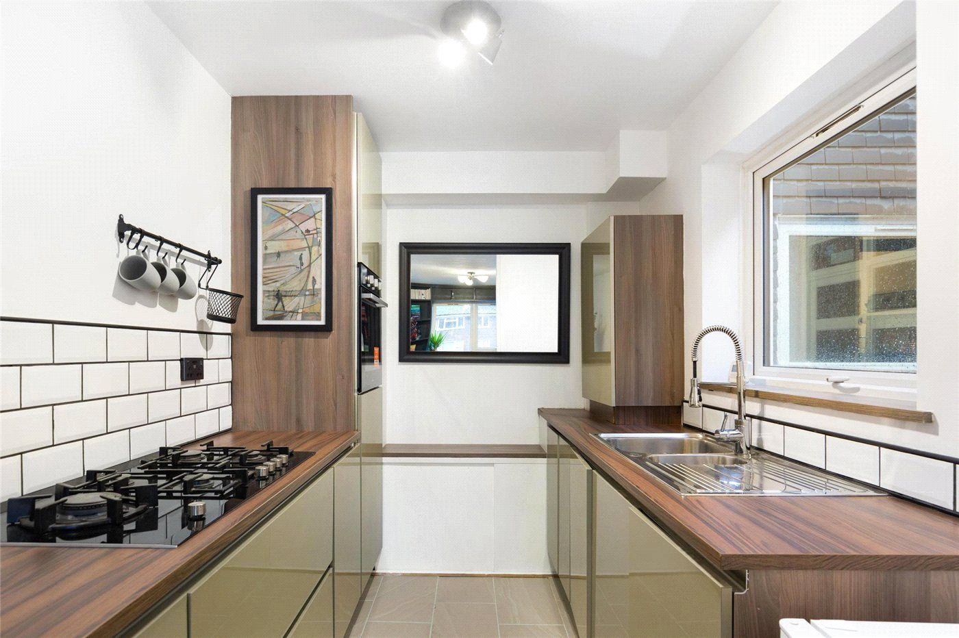 Flat Highfield Hill in Greater London