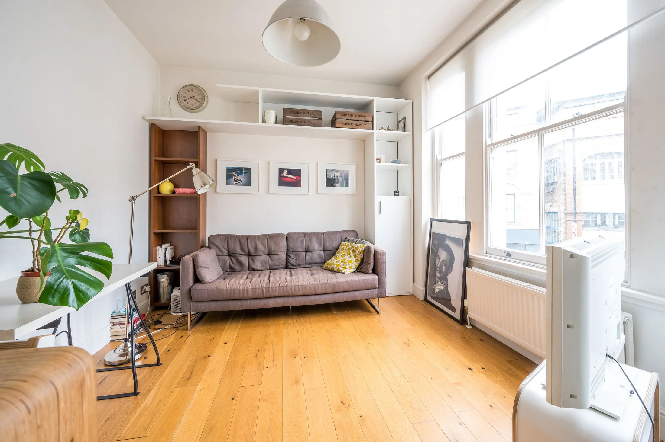 Flat Columbia Road in Greater London
