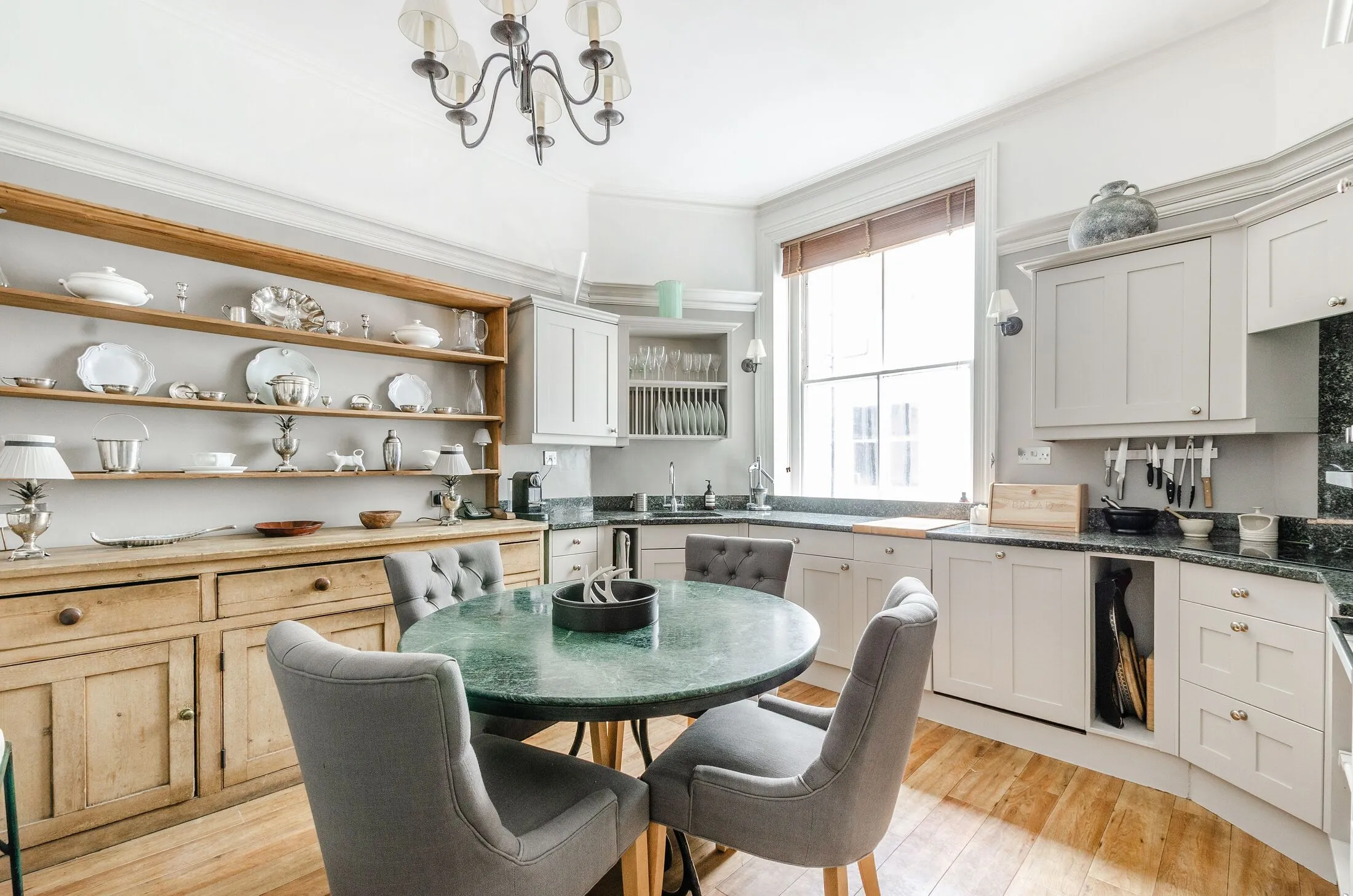 Flat Drayton Gardens in Greater London