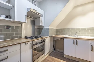 Flat Scotts Road in Greater London
