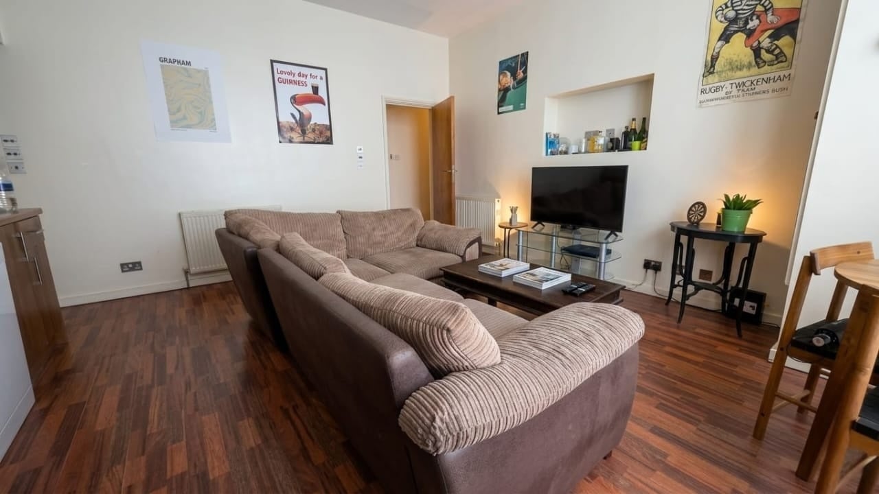 Flat Alderbrook Road in Greater London