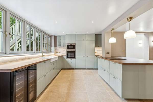 House Petersham Road in Greater London