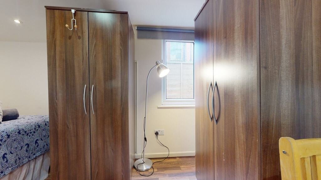 Flat Chichele Road in Greater London