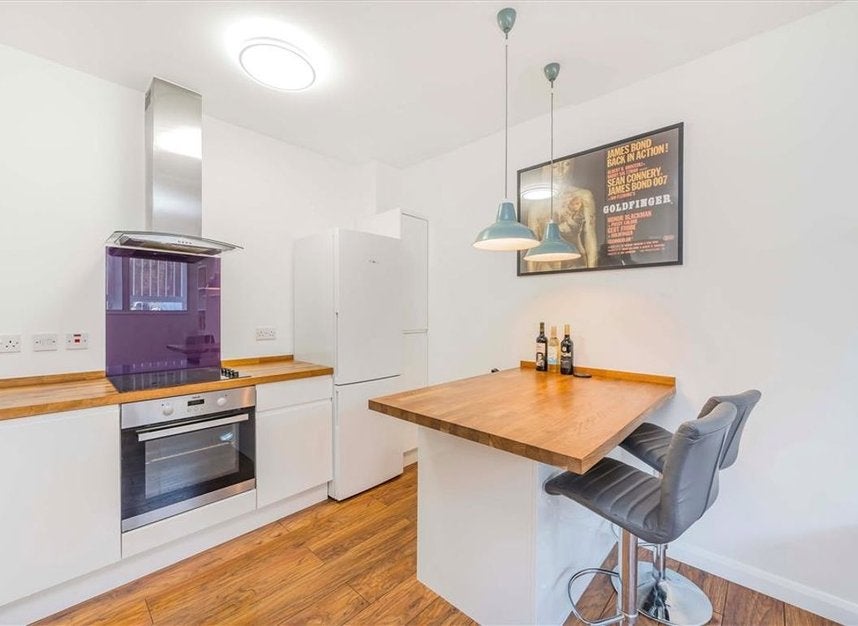 Flat Newington Causeway in Greater London