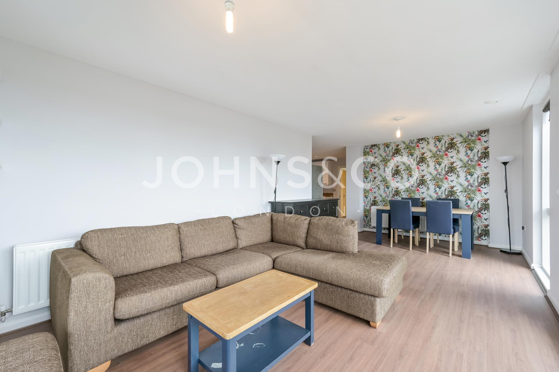 Flat Ealing Road in Greater London
