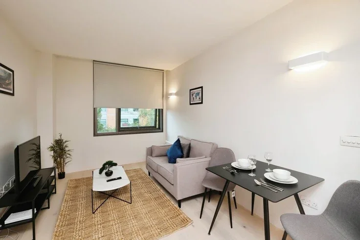 Flat Wokingham Road in Bracknell
