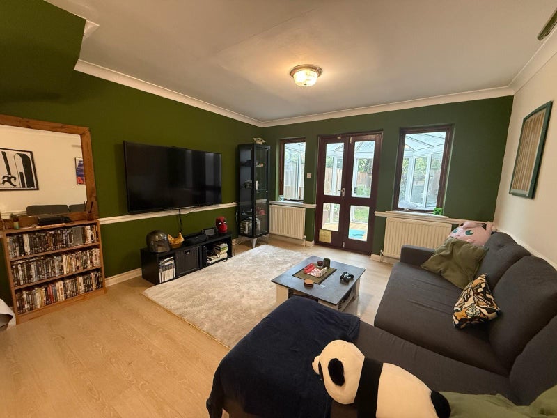 Room Rural Way in Greater London