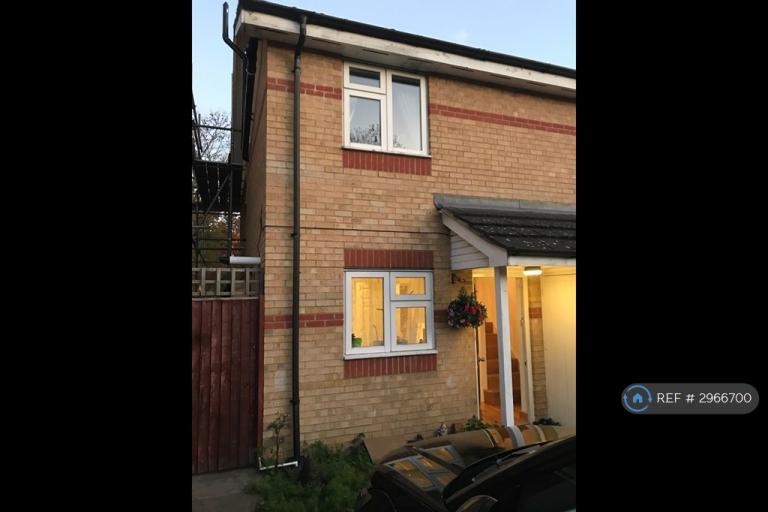 House Snakes Lane East in Greater London