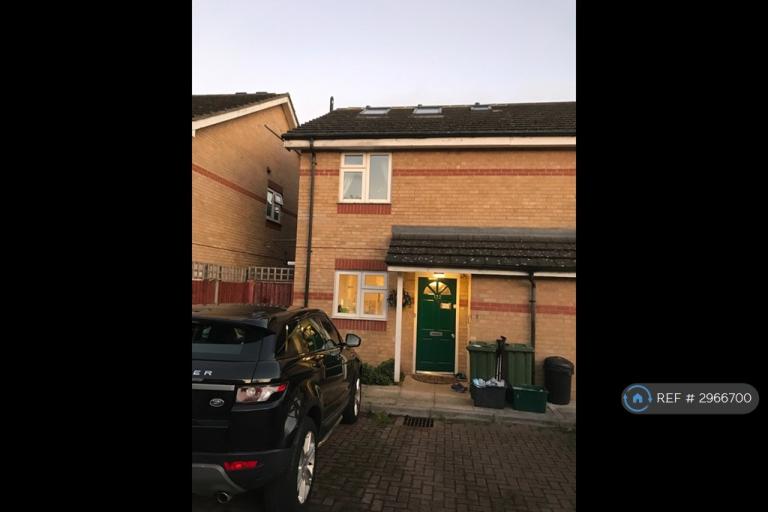 House Snakes Lane East in Greater London