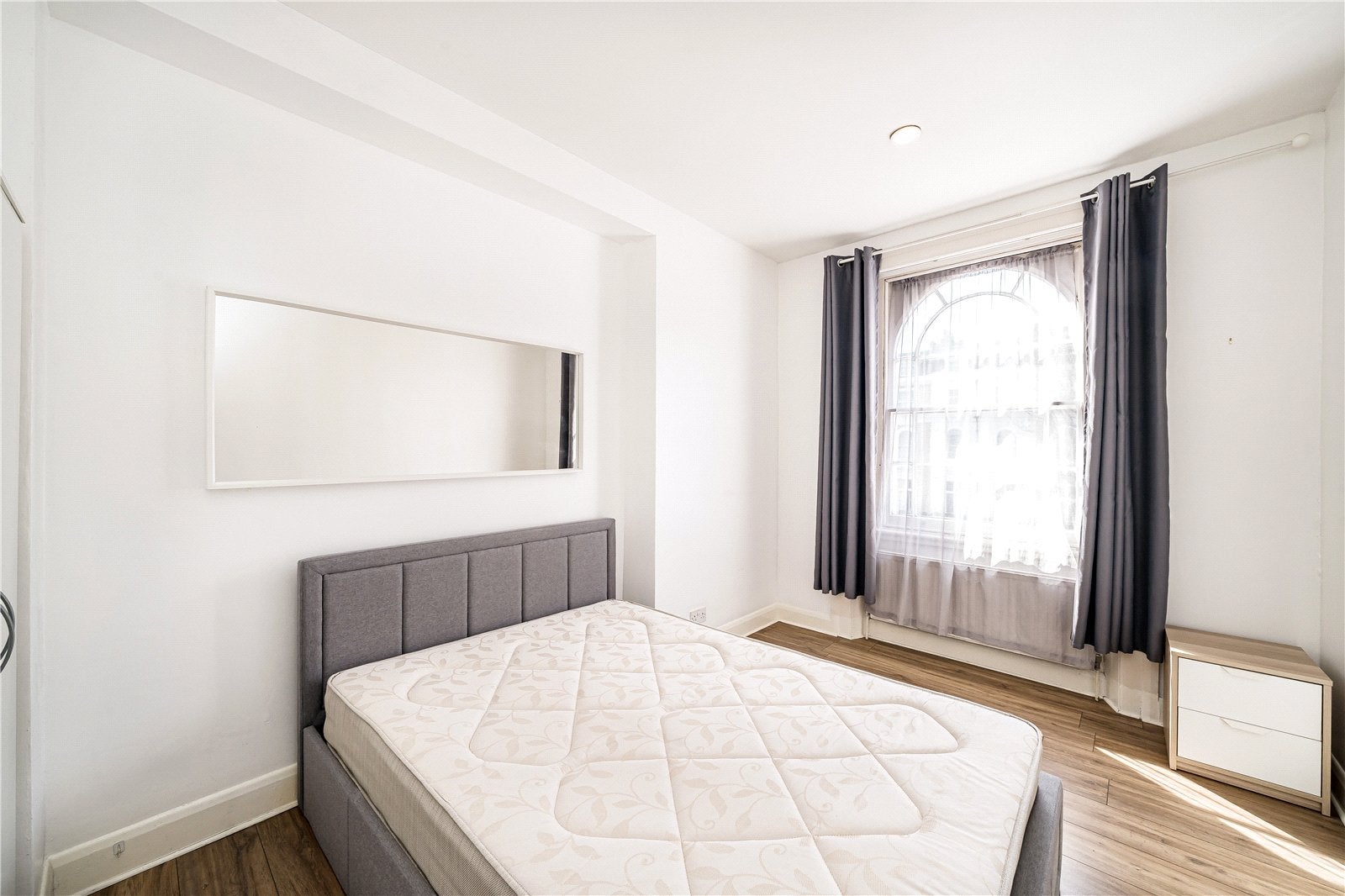 Flat Inverness Terrace in City of Westminster