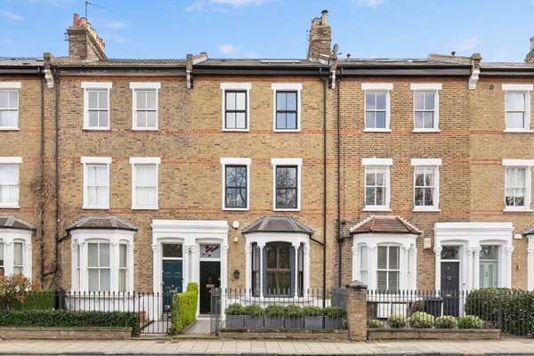 House Bolingbroke Grove in Greater London