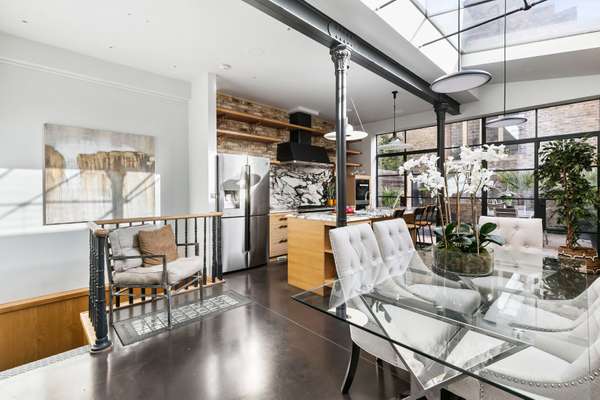 House Bolingbroke Grove in Greater London