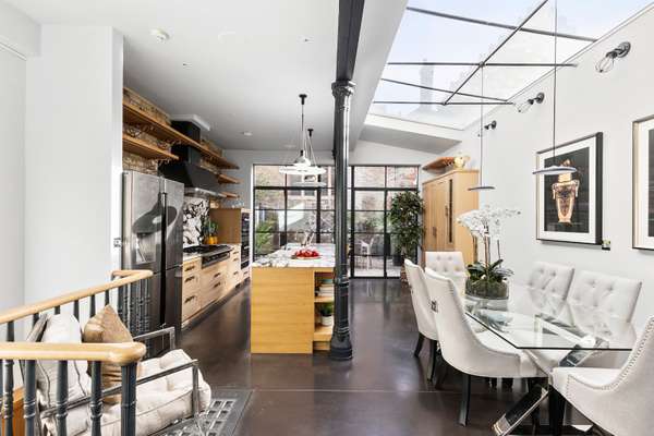 House Bolingbroke Grove in Greater London