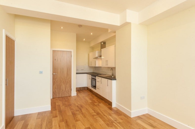 Flat Chiswick High Road in Greater London