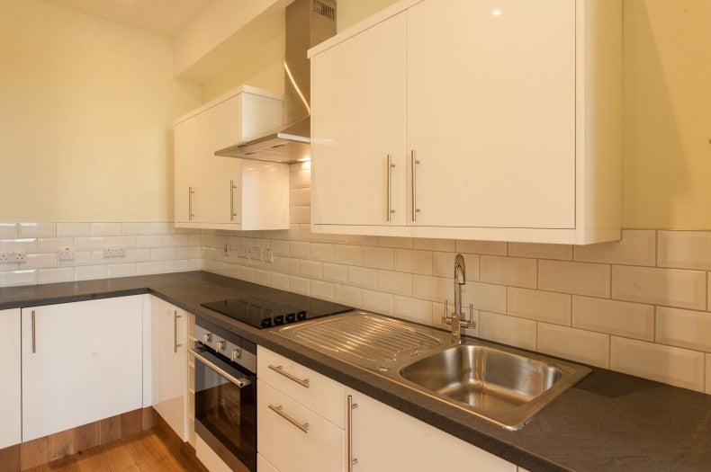 Flat Chiswick High Road in Greater London
